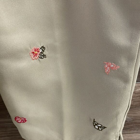 KORET Petite Ladies Khaki FloralEmbroidered Pants Slacks Size 4P - Picture 6 of 9